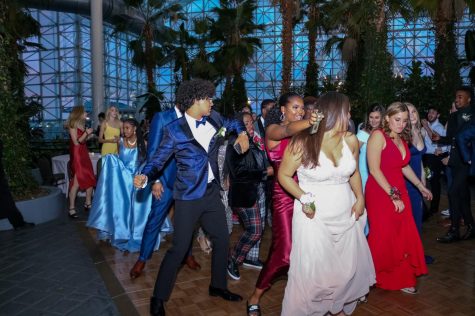 Students on dance floor at prom 2019.
