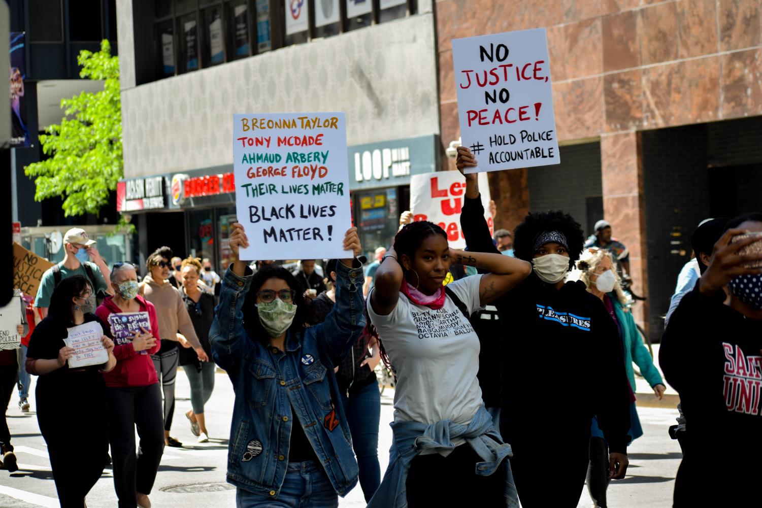 U-High Midway | Photos: Downtown Chicago experiences protests, damage