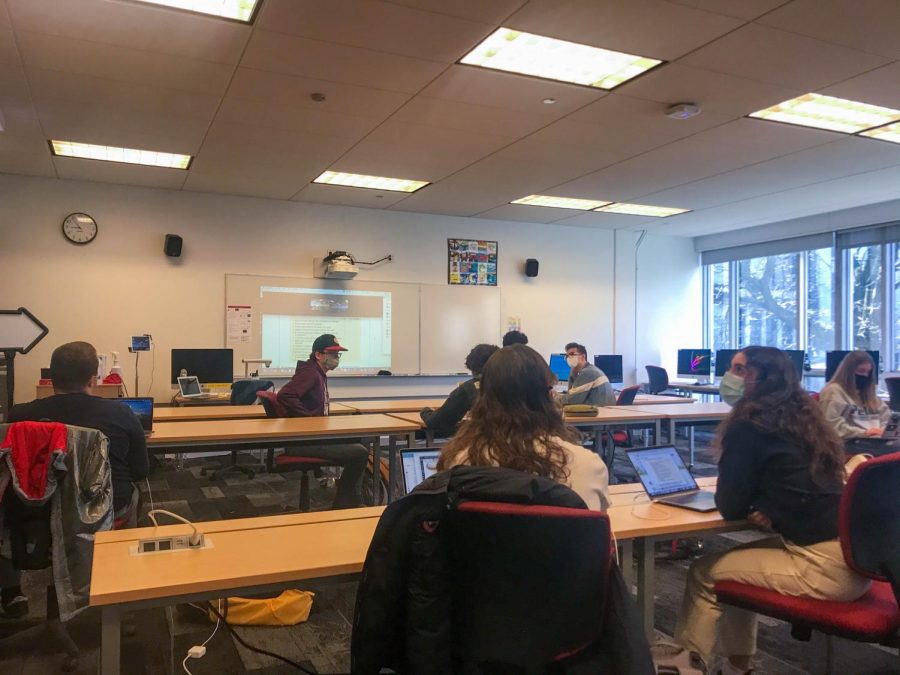 Students on distance and hybrid learning connect on Zoom to work together on a group activity in Spanish teacher Dinah DAntonis class on April 13. Zoom has also allowed students from Colombia to connect with U-High students in Spanish teacher Suzanne Baums class without traveling. 