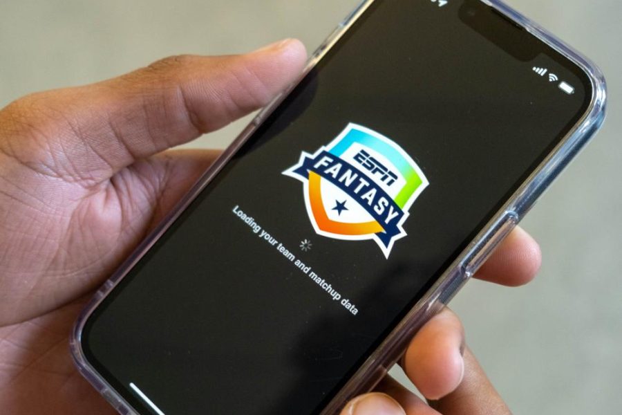 U-High students use platforms like the ESPN fantasy app to join a fantasy basketball league with friends. 