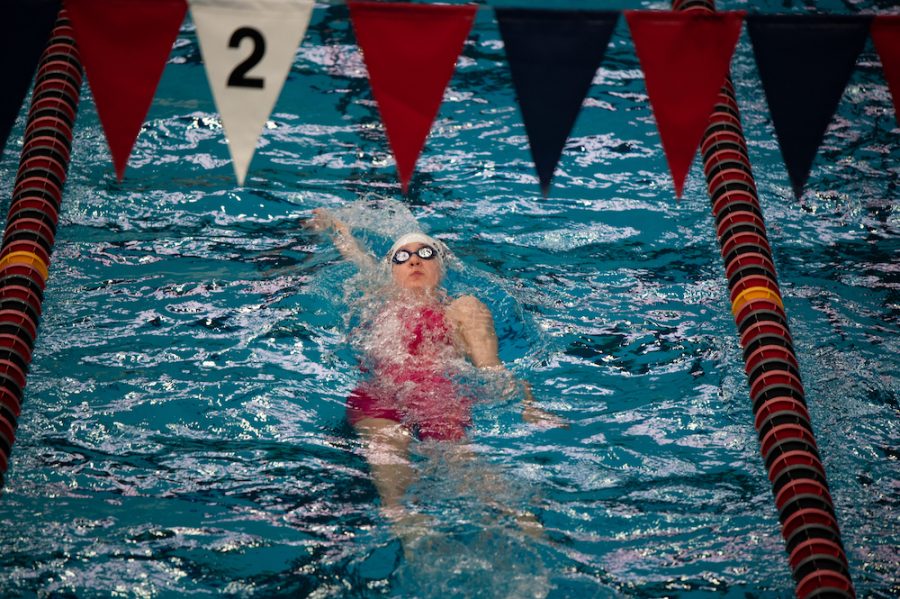 Elizabeth+Oyler+competes+at+IHSA+sectionals+at+the+University+of+Illinois+Chicago+on+Nov.+5.+Elizabeth+broke+the+U-High+record+for+the+100-yard+backstroke+at+57.71.