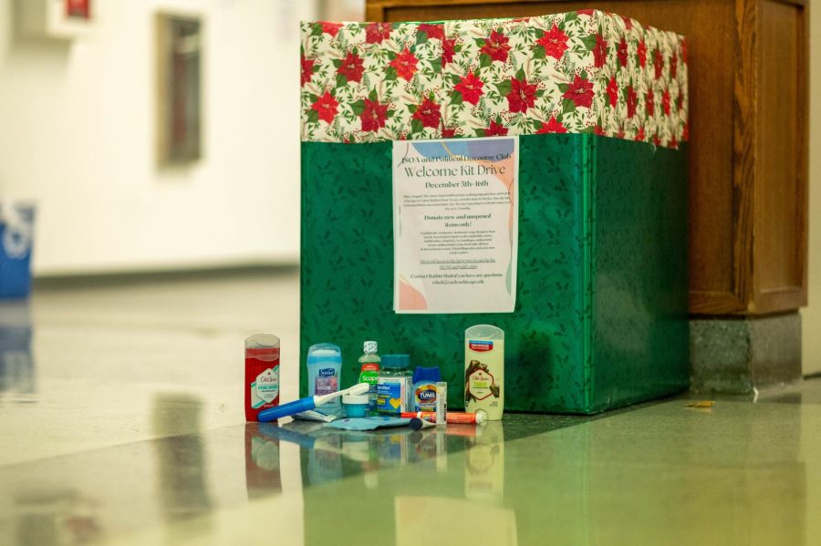 Students can drop off toothpaste, shampoo, deodarant, socks, and more hygine products in boxes in the Judd and high school lobby to welcome newly arrived Venezuelan migrants in Chicago.