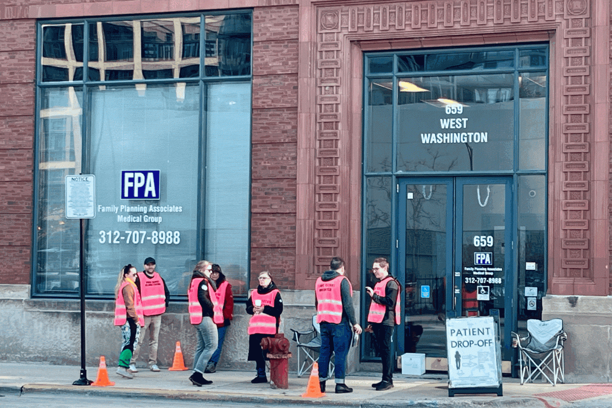 MAKING A DIFFERENCE. Men and women in bright pink vests stand outside Family Planning Associates Medical Group on Washington Boulevard in the Loop, ready to escort patients seeking abortion care. Since the Supreme Court overturned Roe v. Wade in 2022, restrictions in some states led to a 49% rise in abortions in Illinois. “14 states have banned abortion outright, with four more states banning abortions at six weeks, making it nearly impossible to seek care, which has led Illinois to kind of be an oasis for people seeking abortion care not only in the Midwest, but in the South as well,” said Alison Dreith of the Midwest Access Coalition.
