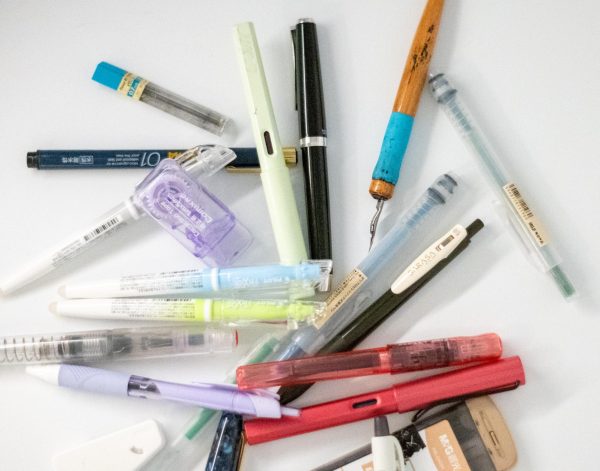 For many people, using and collecting high-quality tools and stationery takes away from the monotonous routine of school and brings an aspect of beauty and quality to life.