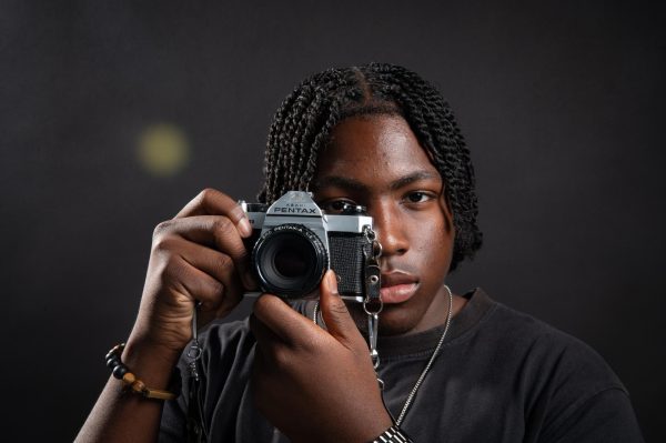 THE BIG PICTURE. Using inspiration from his grandparents careers, Alex Hunter began his photography in ninth grade. Alex’s speciality is sports photography, including occasionally taking photos for the Chicago White Sox.